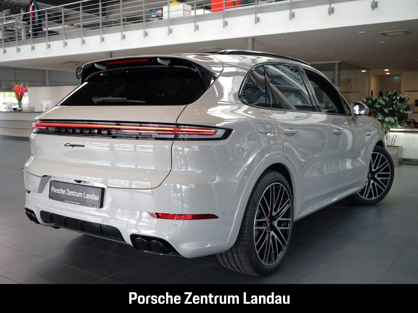 Porsche Cayenne E-Hybrid Burmester InnoDrive Head-Up