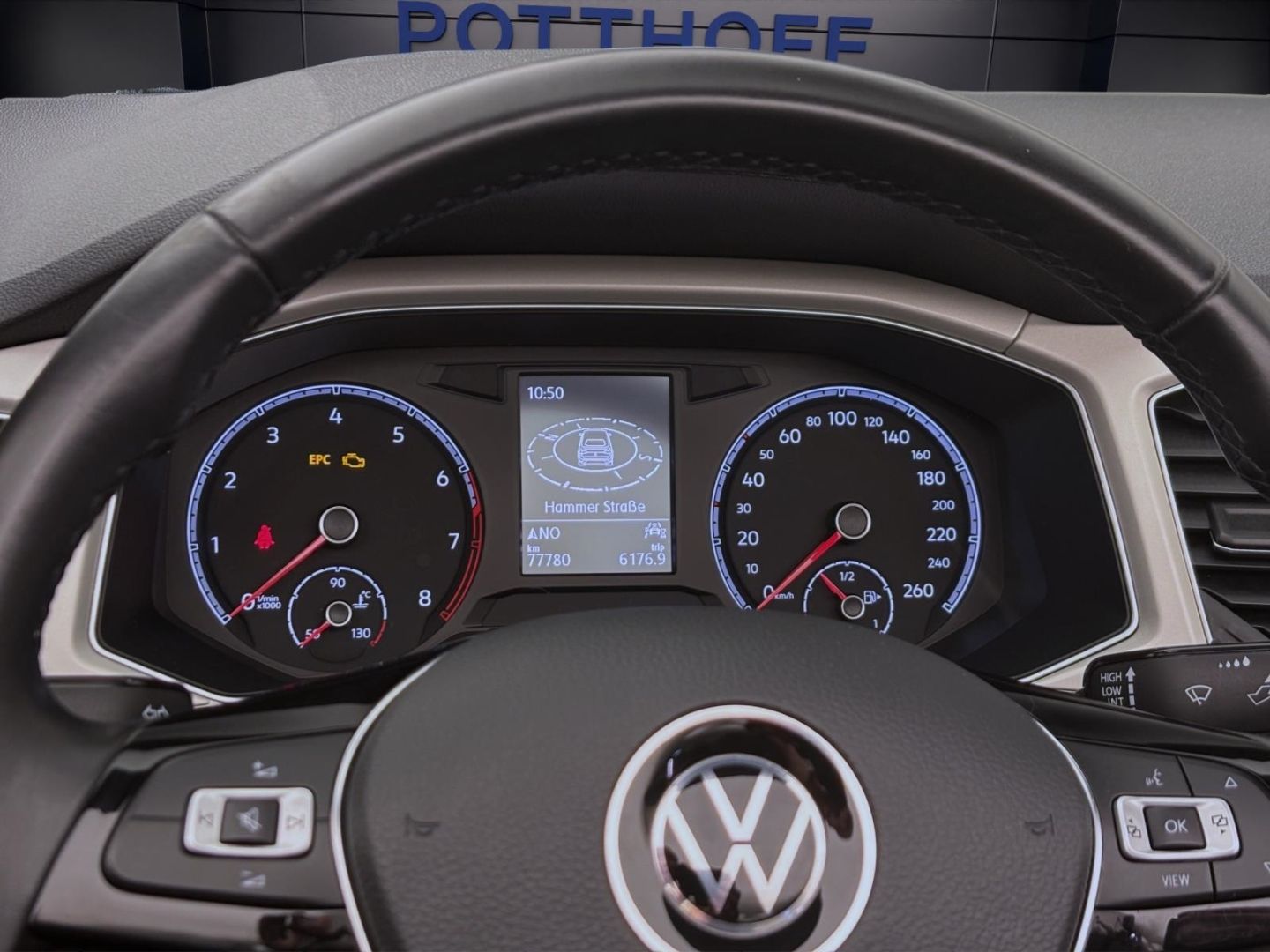 Volkswagen T-Roc 1.0 TSI STYLE - Samsaru's Car Outlet