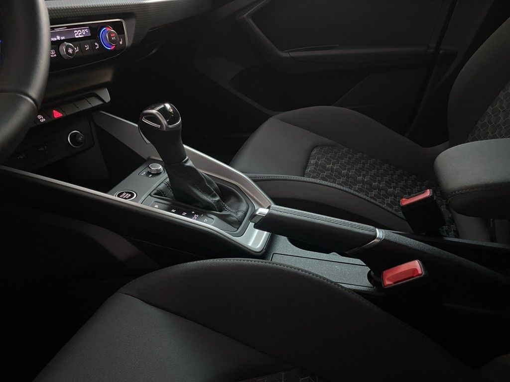 Audi A1 Sportback 30 TFSI advanced LED+CARPLAY+PRIVAC