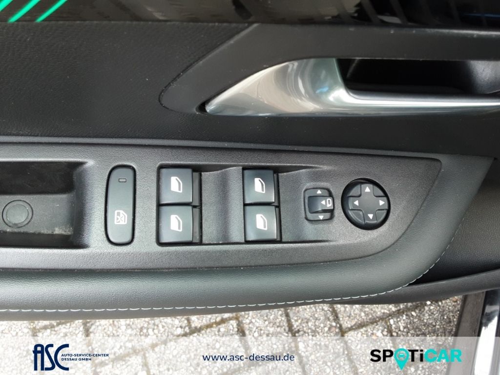Peugeot 208 ALLU PUTE100 EAT8 - Samsaru's Car Outlet