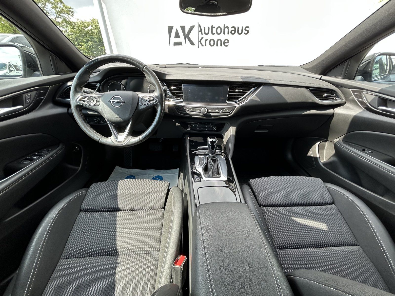 Opel Insignia 2.0 CDTI Business - Samsaru's Car Outlet