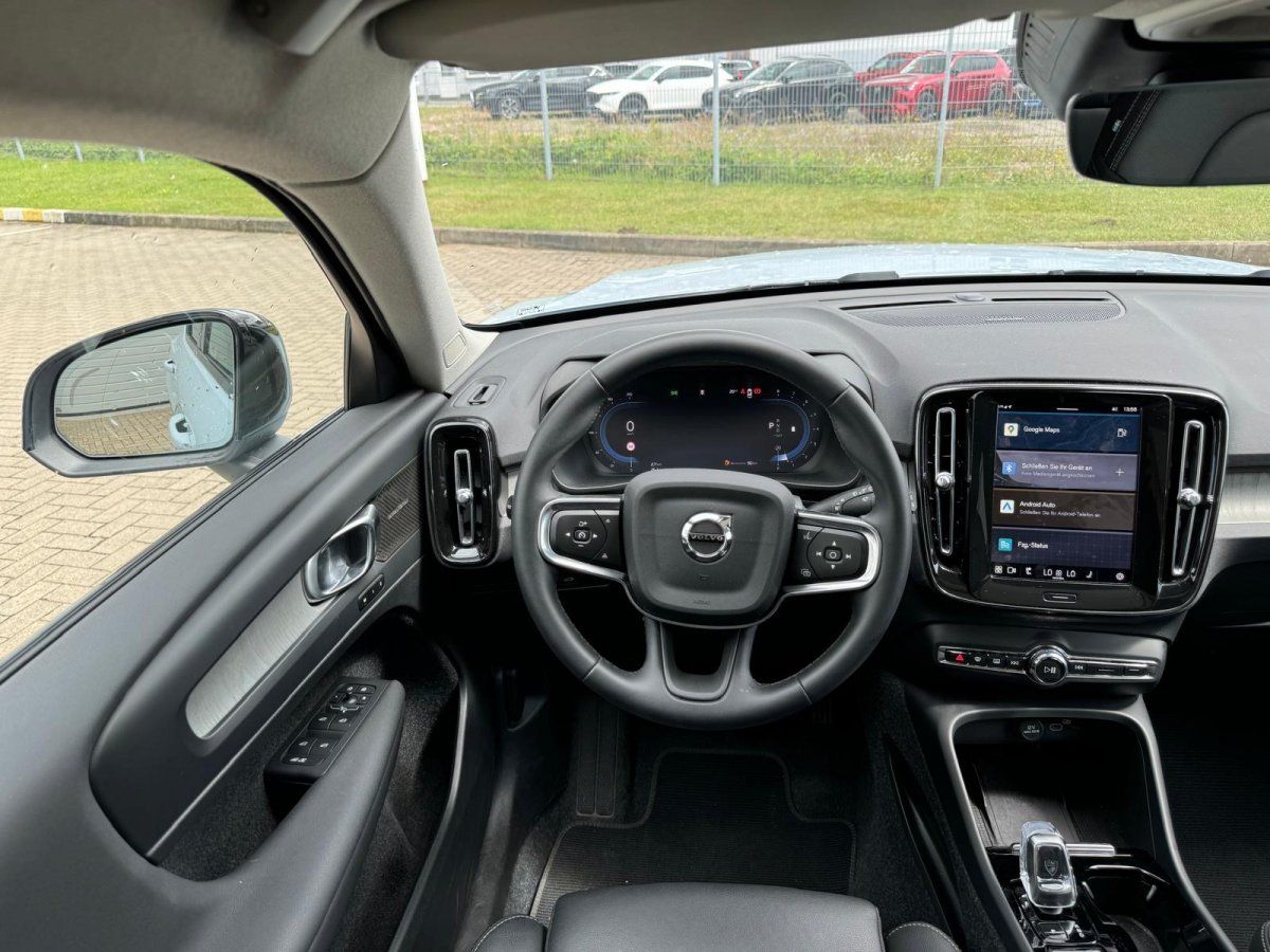 Volvo XC40 B4 Plus Dark 8-Fach AHK Aktionspreis