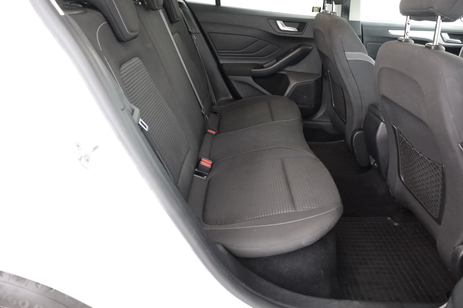 Ford Focus Turnier 2.0 EcoBlue Aut. - Samsaru's Car Outlet