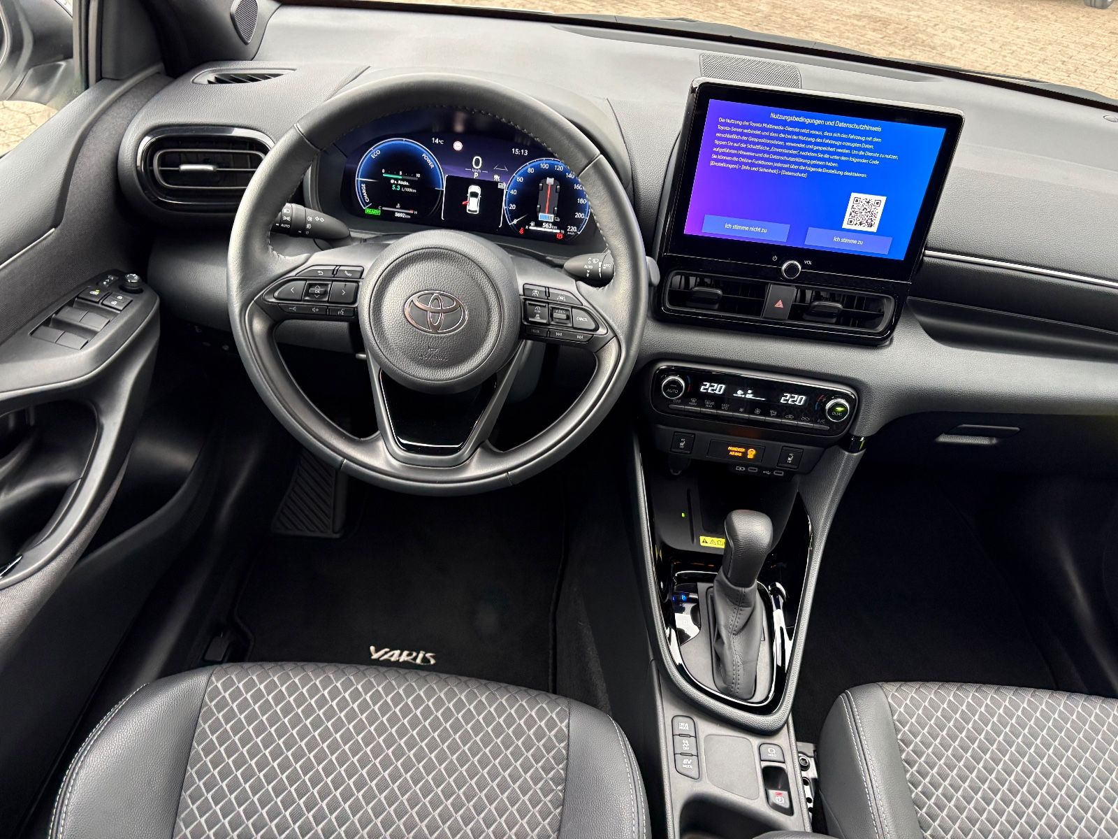 Toyota Yaris Hybrid Style **JAHRESWAGEN**
