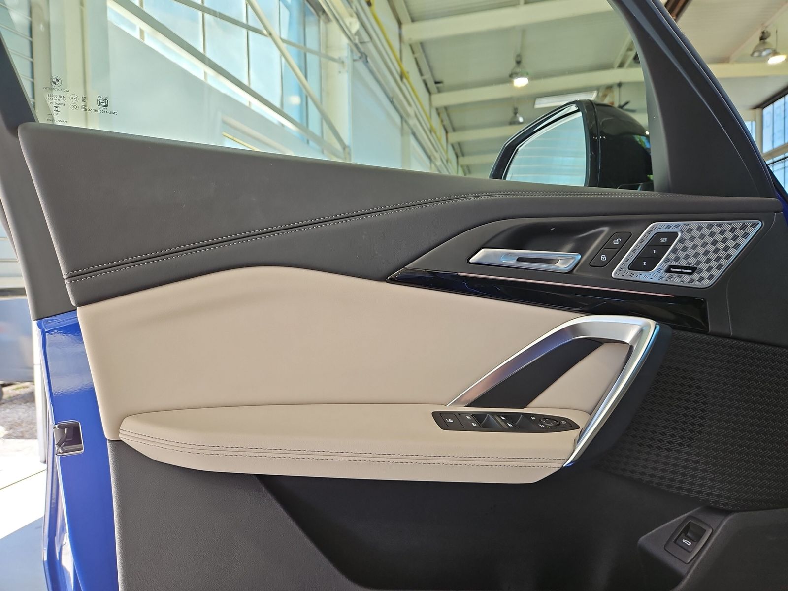 BMW X1 xDrive23i M Sportpaket - Samsaru's Car Outlet