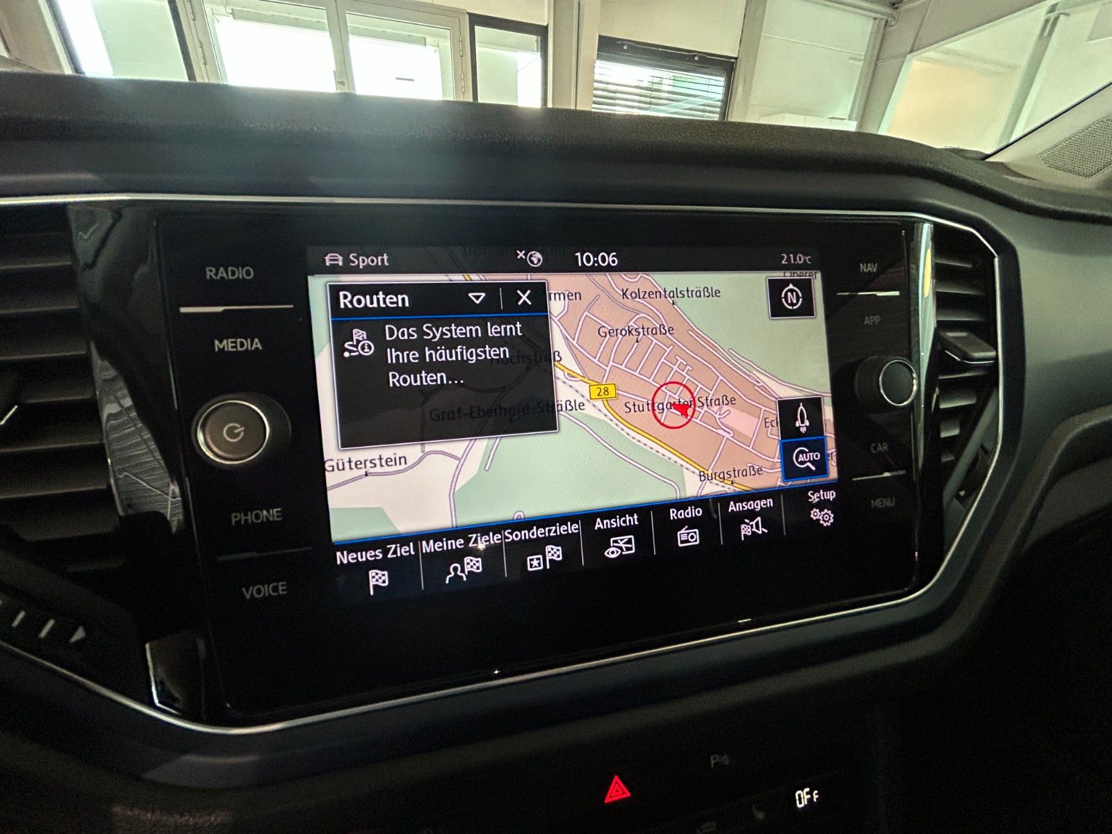 Volkswagen T-ROC 1.5 TSI United - Samsaru's Car Outlet