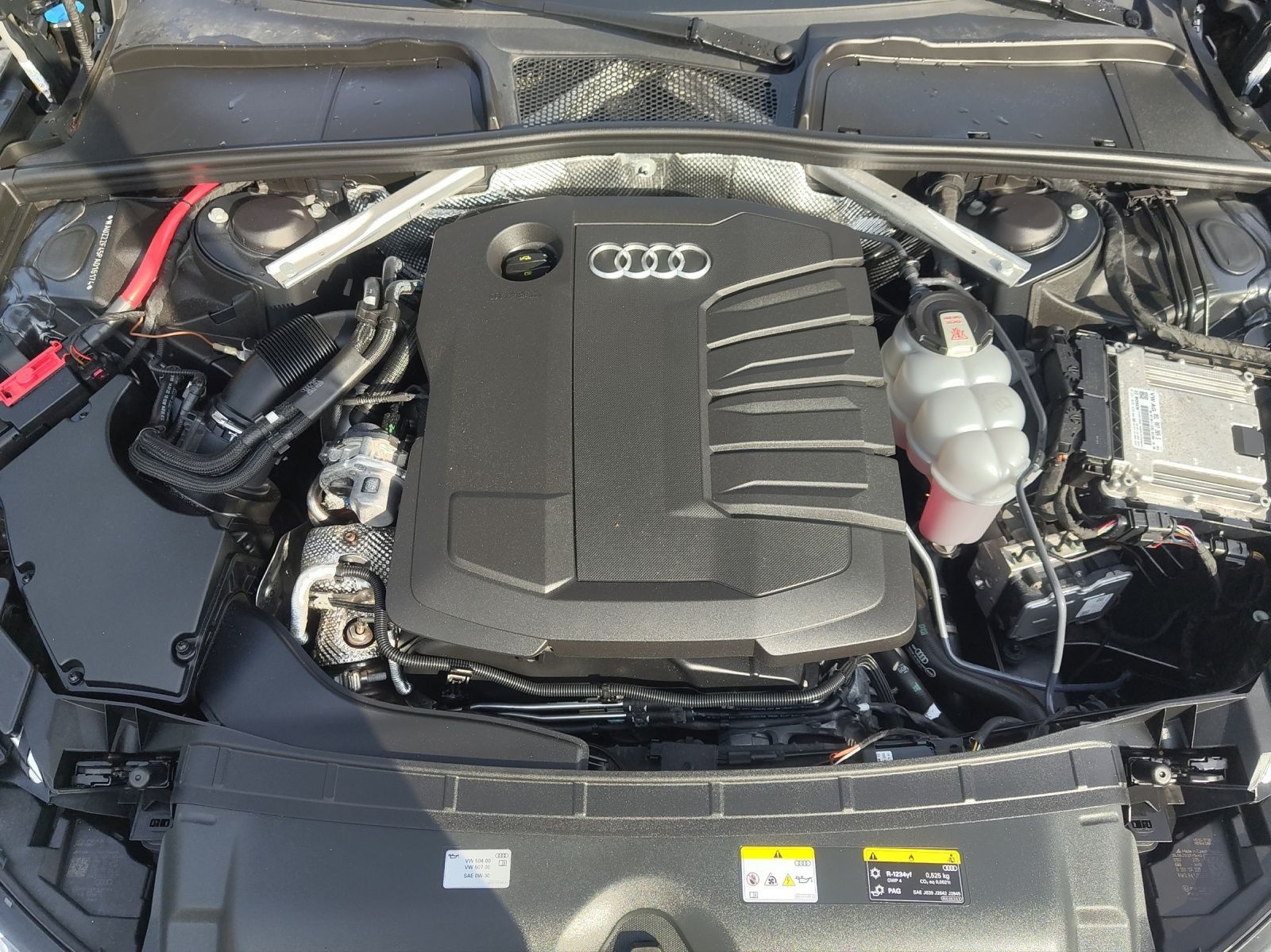 Audi A4 Avant 40 TDI S line - Samsaru's Car Outlet