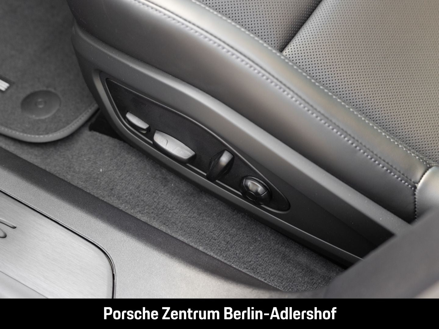 Porsche Taycan 4S Cross Turismo Offroad Paket Soft-Close