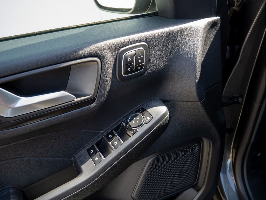 Ford KUGA VIGNALE 1.5T - Samsaru's Car Outlet