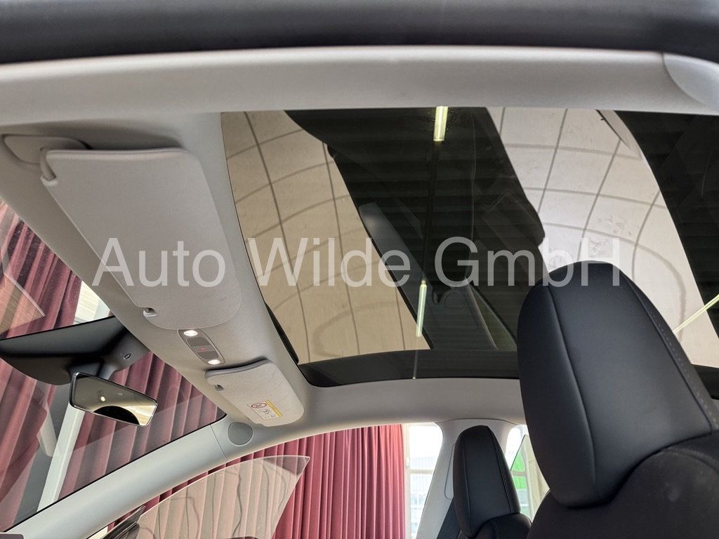 Tesla Model Y Basis RWD