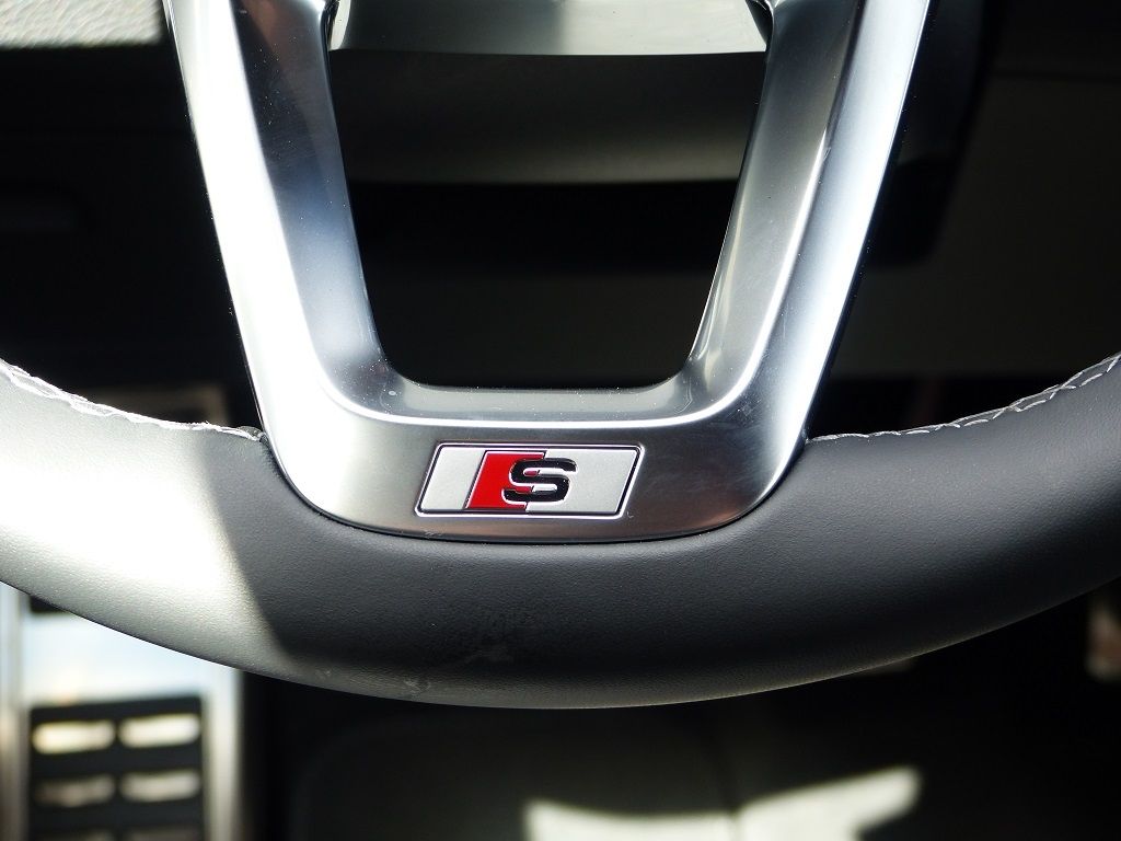 Audi Q3 Sportback 40 TFSI quattro S line - Samsaru's Car Outlet