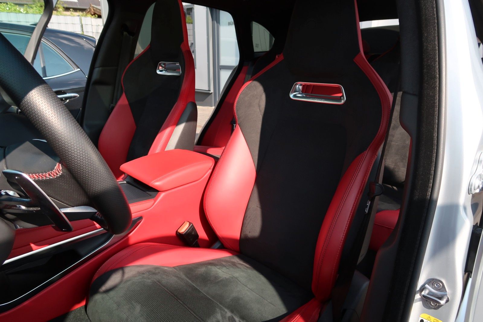 Jaguar F-Pace F-PACE SVR AWD # 26 tkm # Schiebedach...