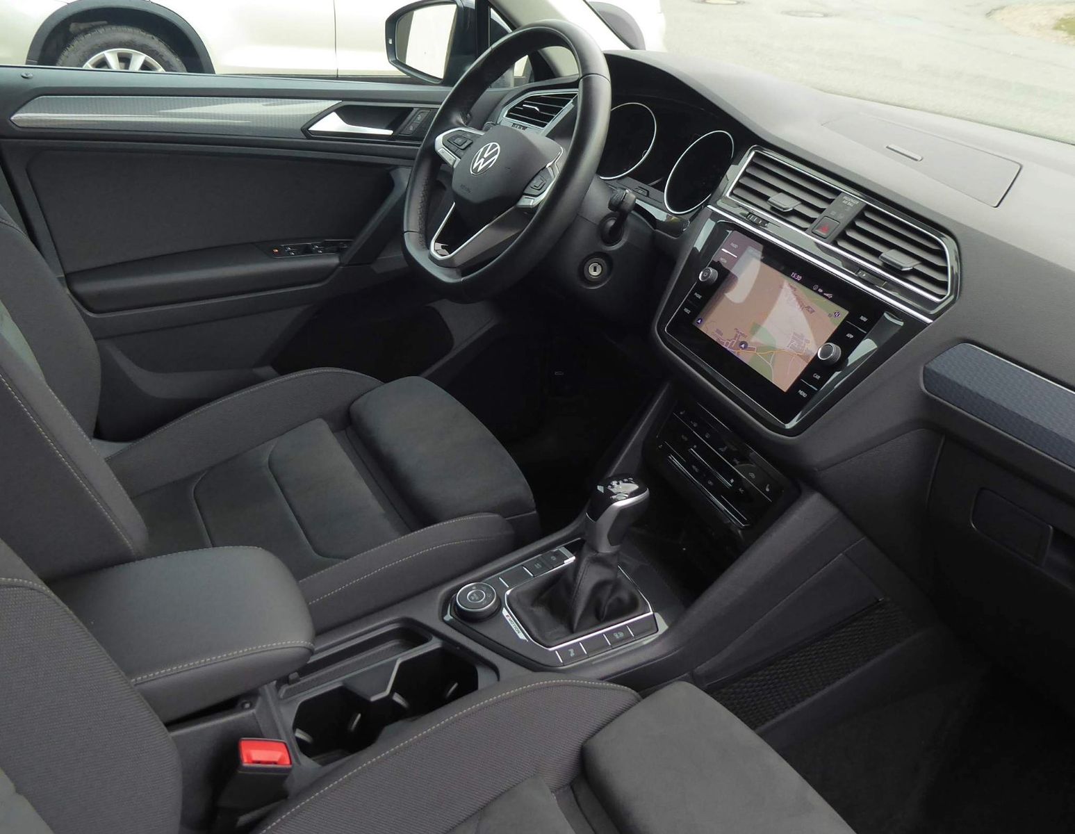 Volkswagen Tiguan Life 4Motion 2.0 TDI - Samsaru's Car Outlet