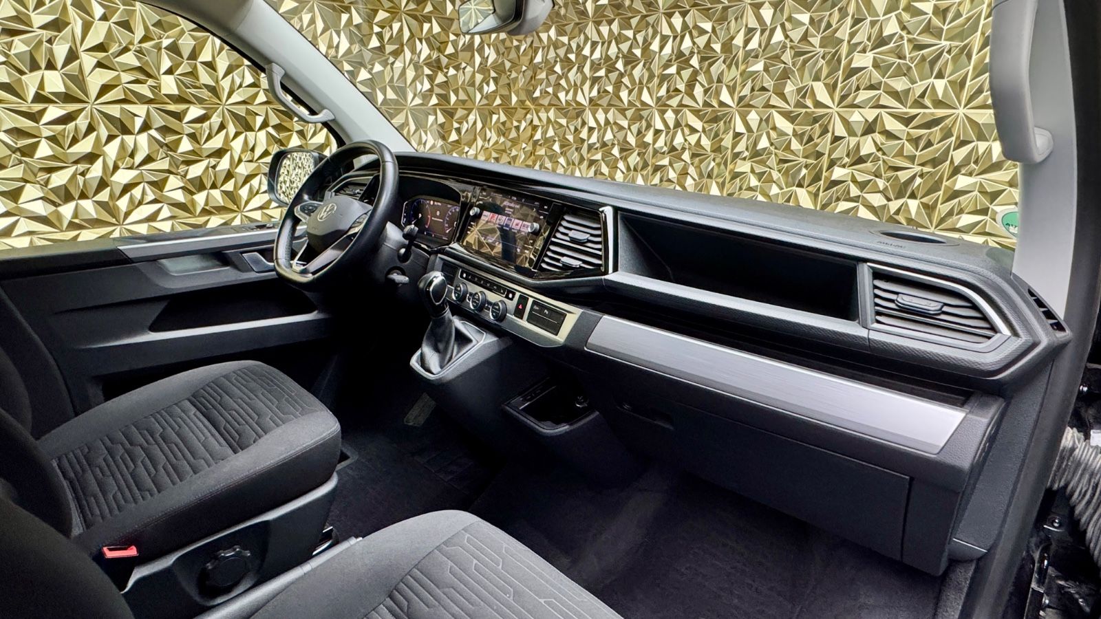 Volkswagen T6.1 Multivan Comfort - Samsaru's Car Outlet