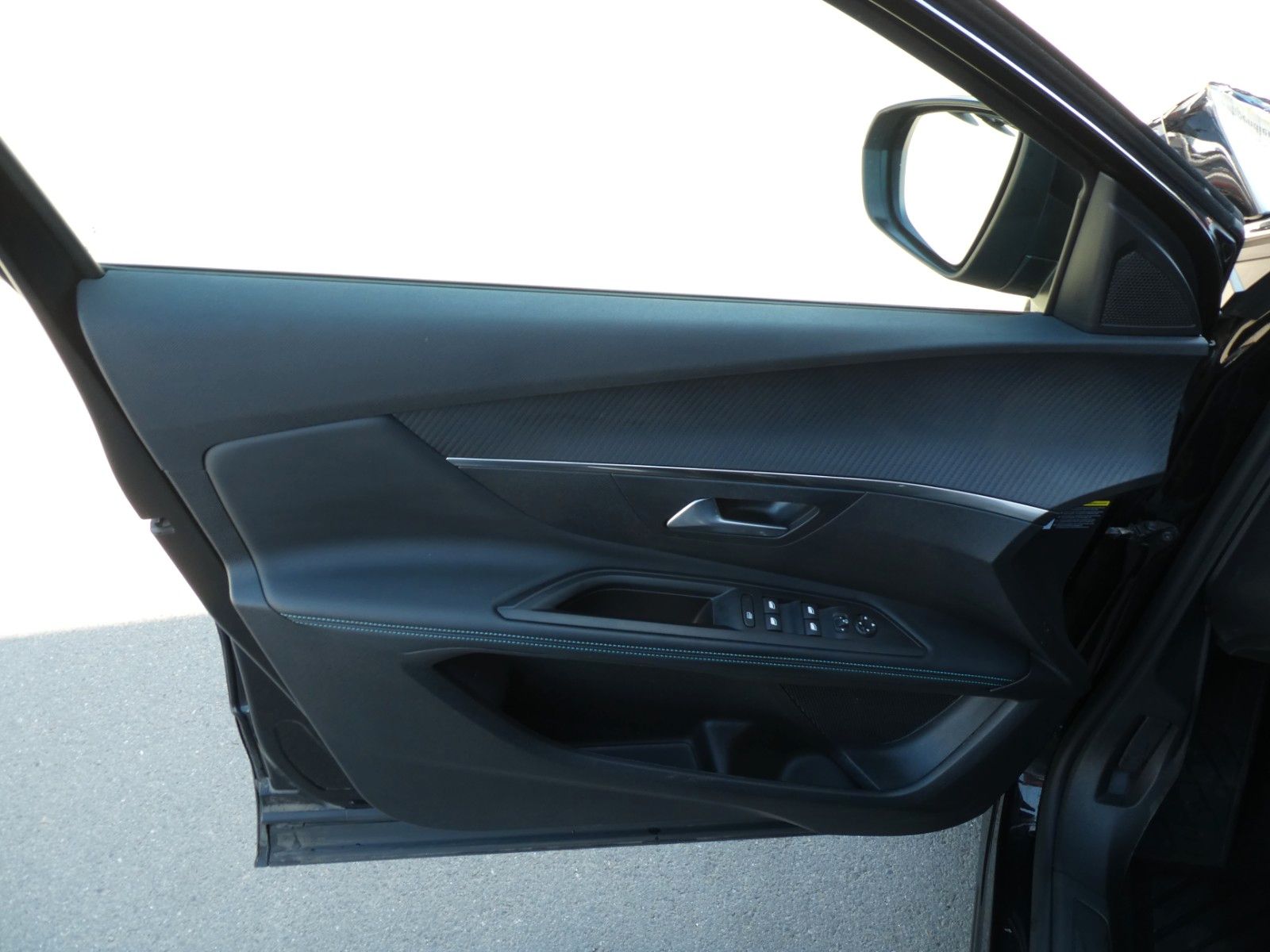 Peugeot 3008 Hybrid 225 Allure, Kamera, Klima, Navi, SHZ