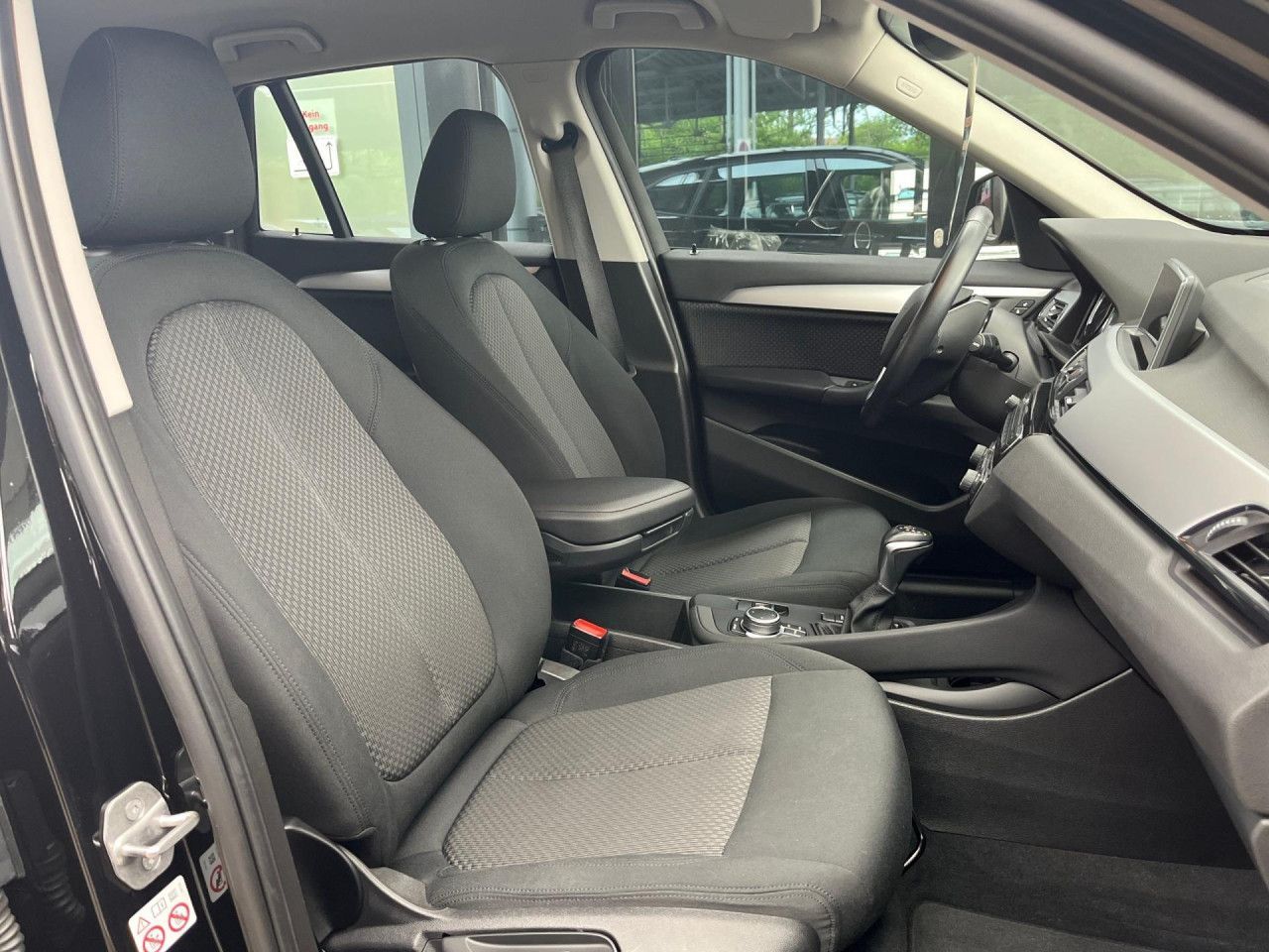 BMW X1 xDrive25e Advantage - Samsaru's Car Outlet