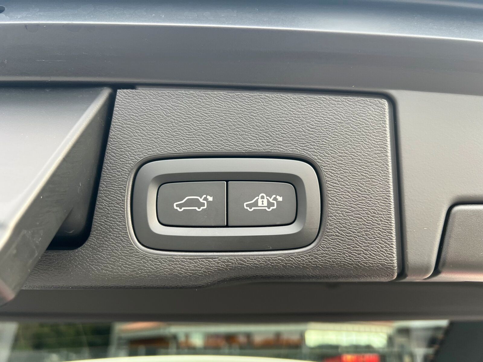 Volvo XC60 T6 Plus Dark PANO|AHK|FLED|20"|MEMORY|360°|