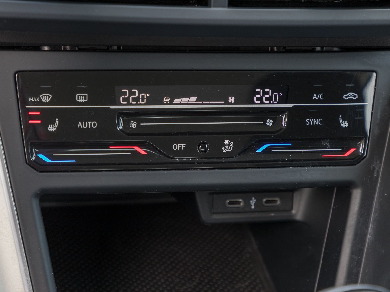 Volkswagen Taigo 1.0 TSI LIFE - Samsaru's Car Outlet
