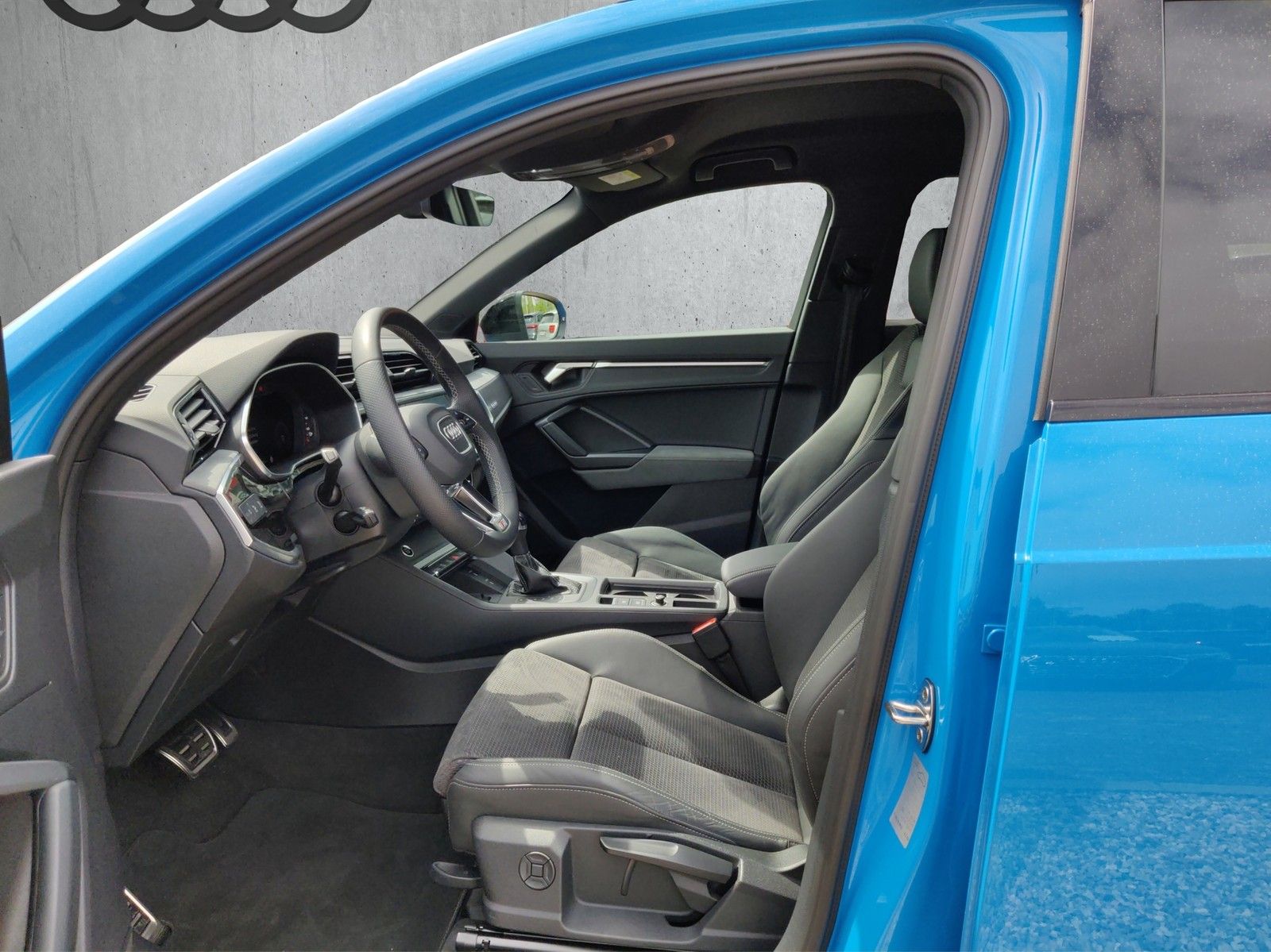 Audi Q3 40 TDI quattro S line S tronic - Samsaru's Car Outlet