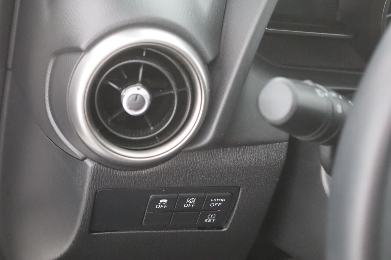 Mazda 2 1.5 SKYACTIV-G 90 Aut. - Samsaru's Car Outlet