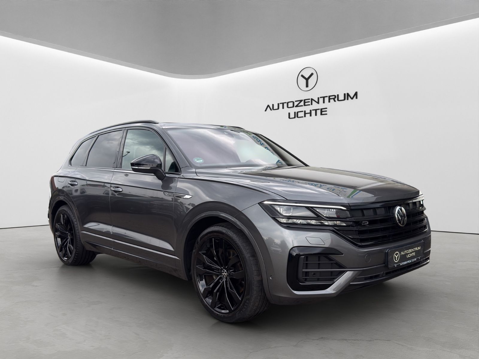 Volkswagen Touareg R-Line 4Motion BLACK/IQ-MATRIX/21"/PANO/
