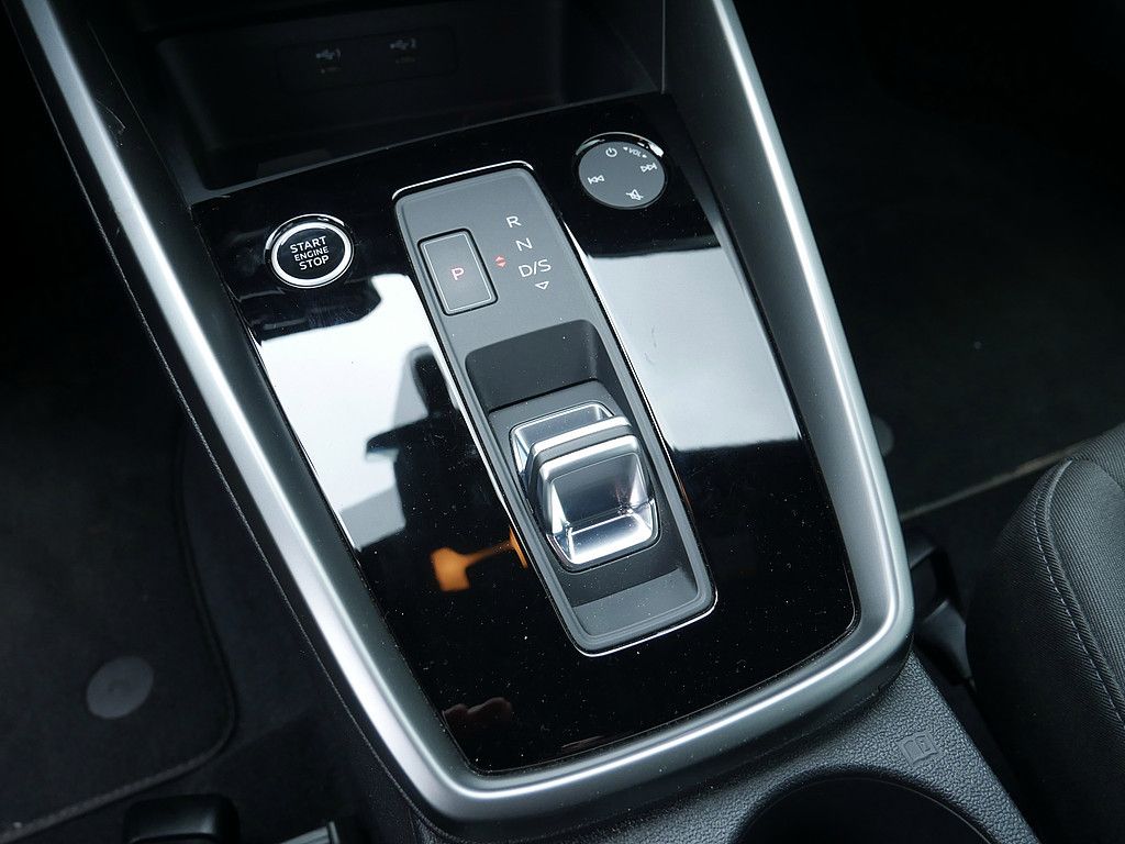 Audi A3 Sportback 35 TDI AHK+LED+NAVI+PDC+SHZG+FSE+BT