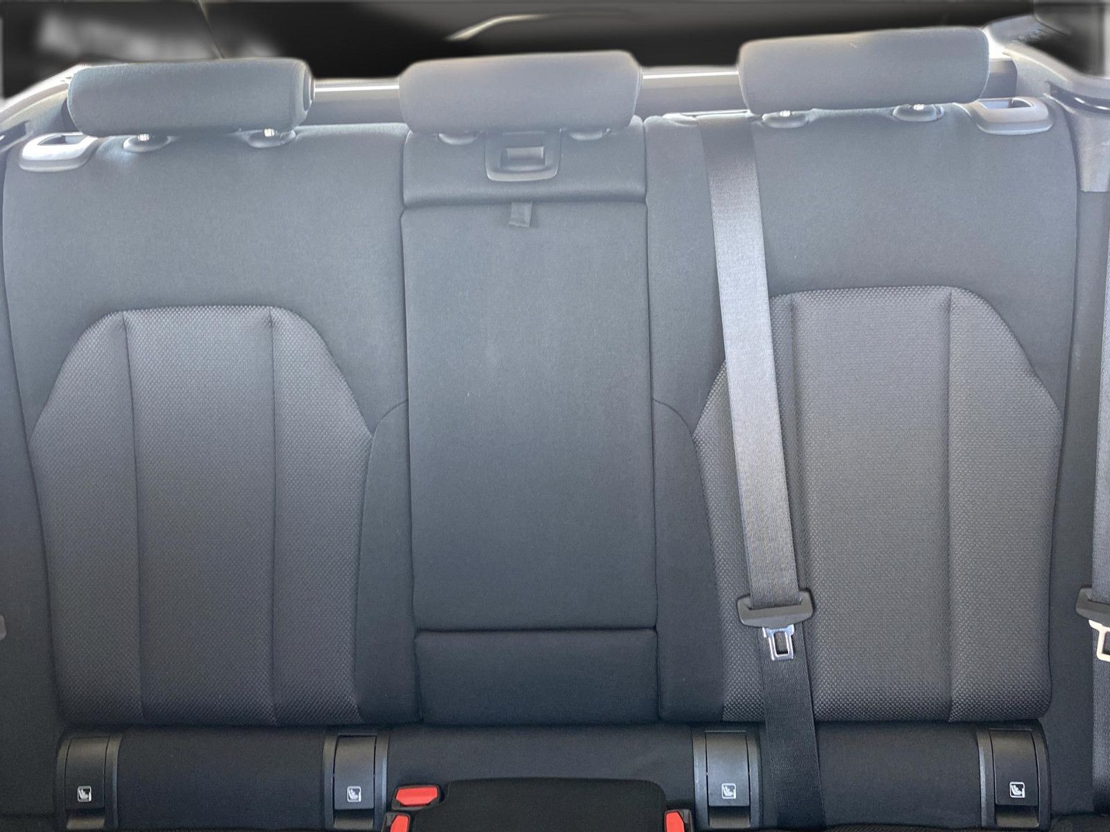 BMW 330 e - Samsaru's Car Outlet