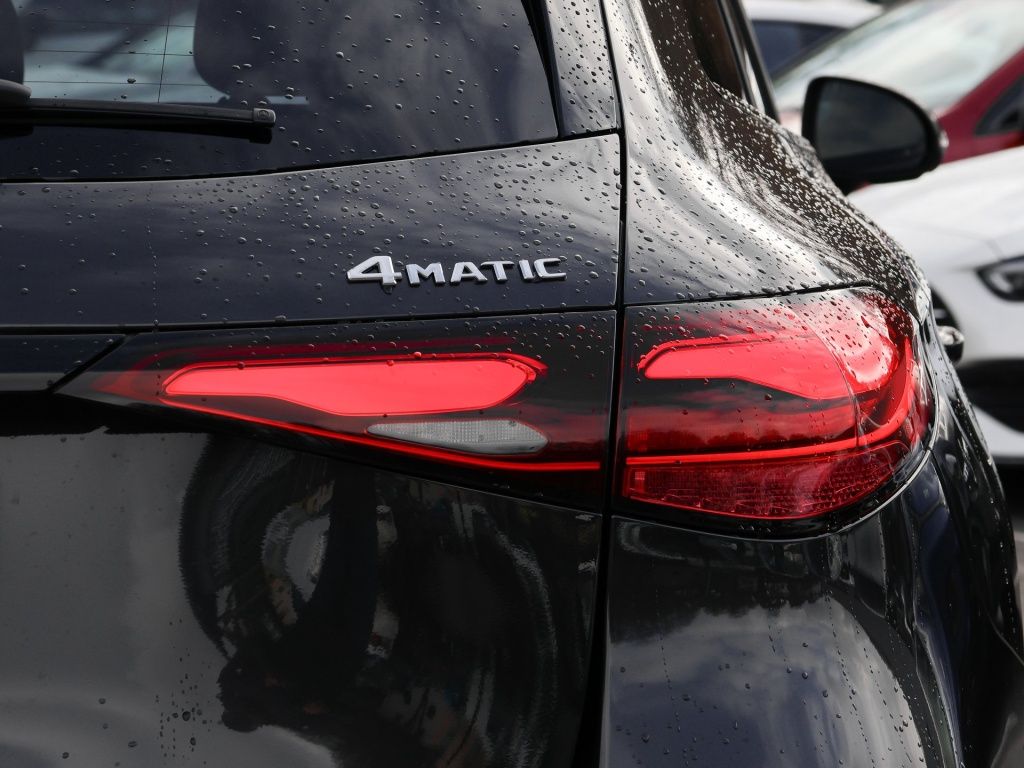 Mercedes-Benz GLC 200 d 4M AMG-Sport/Pano/AHK/360/Night/Ambi