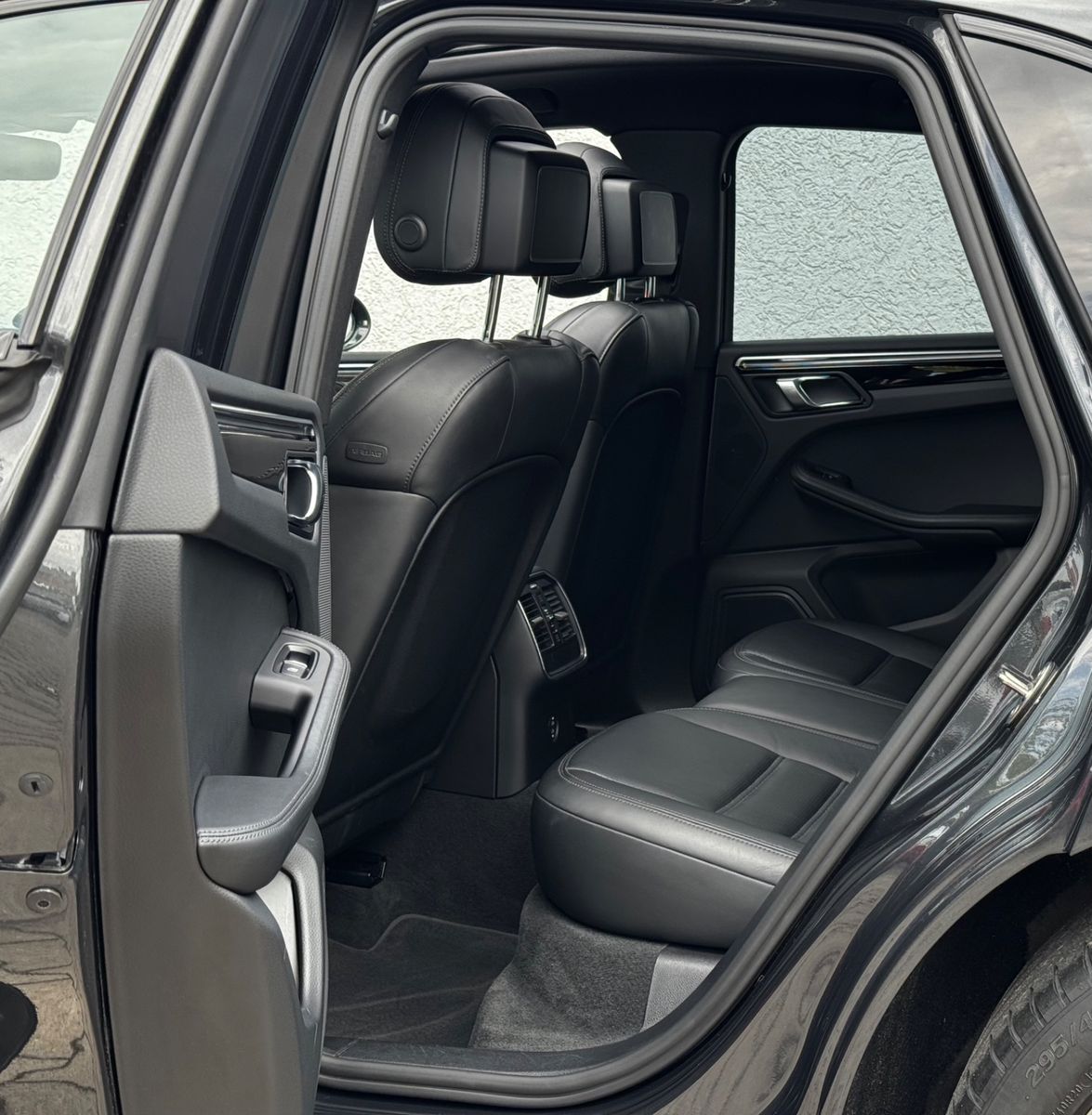 Porsche Macan S - Samsaru's Car Outlet