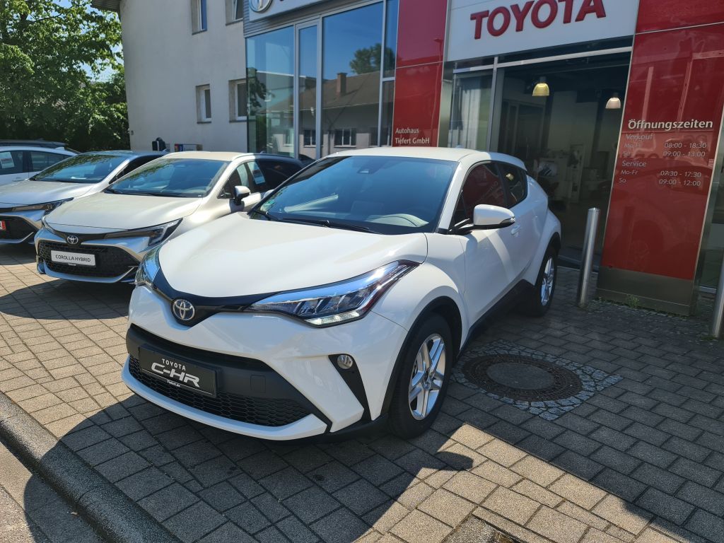 Toyota C-HR Hybrid Flow - Samsaru's Car Outlet