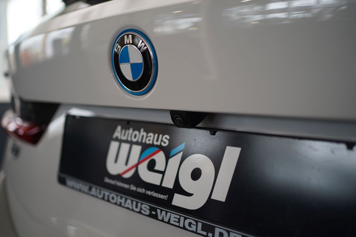 BMW 330e xDri Sport Line +HeadUp+Laserlicht+Komfortz