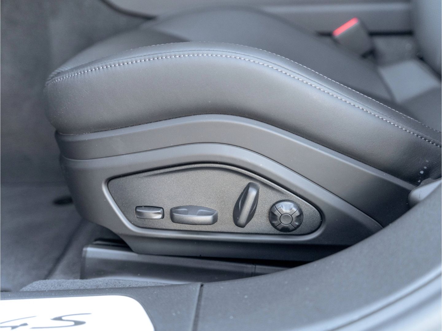 Porsche Panamera 4S E-Hybrid SportDesign HD-Matrix