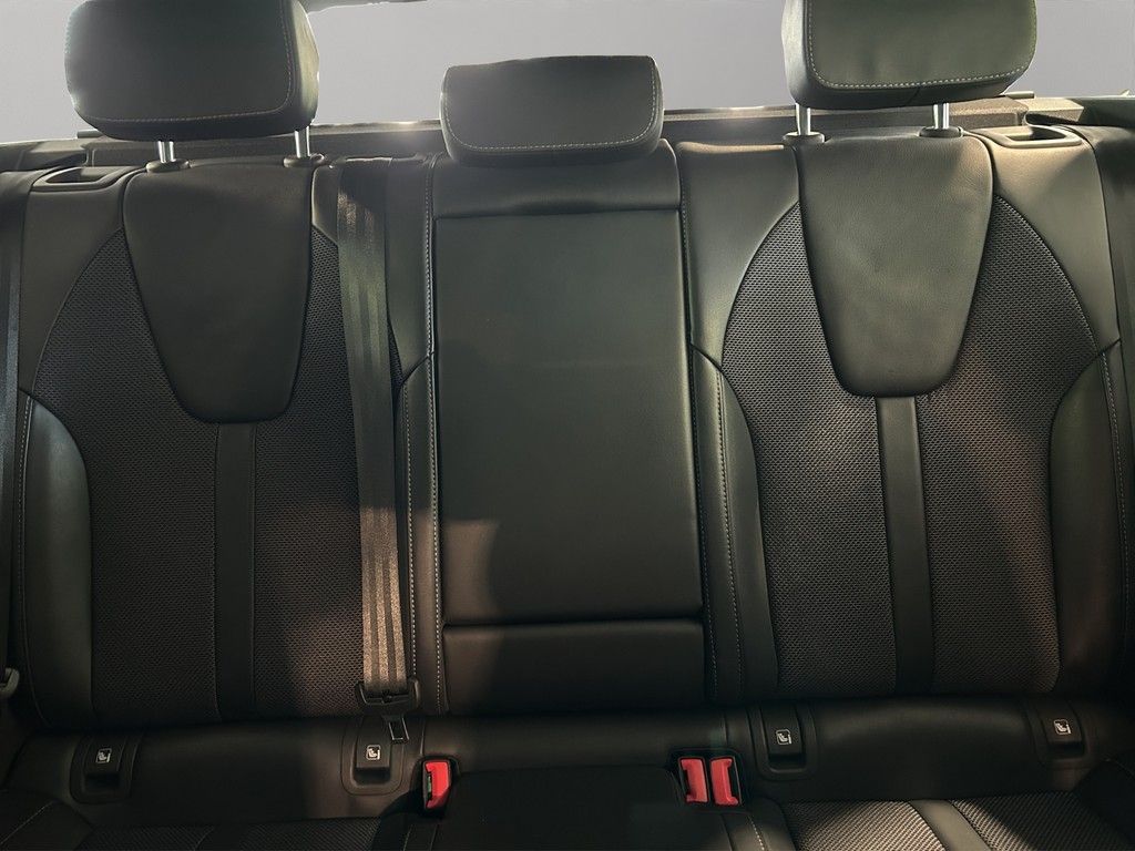 Skoda Octavia Combi 2.0 TDI DSG Style - Samsaru's Car Outlet