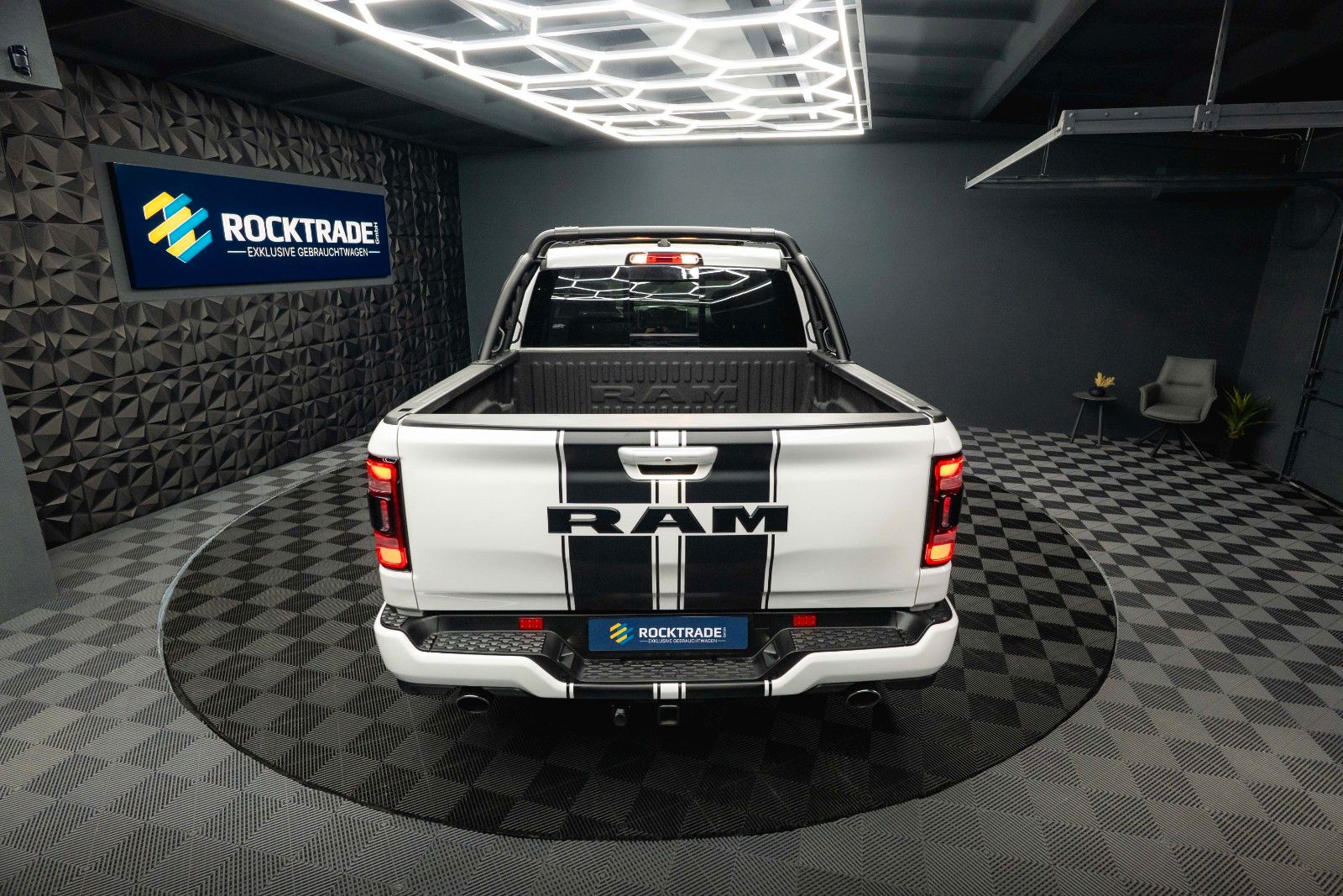 Dodge RAM 3.0 MY 25 TWIN TURBO LARAMIE Night Pano ACC