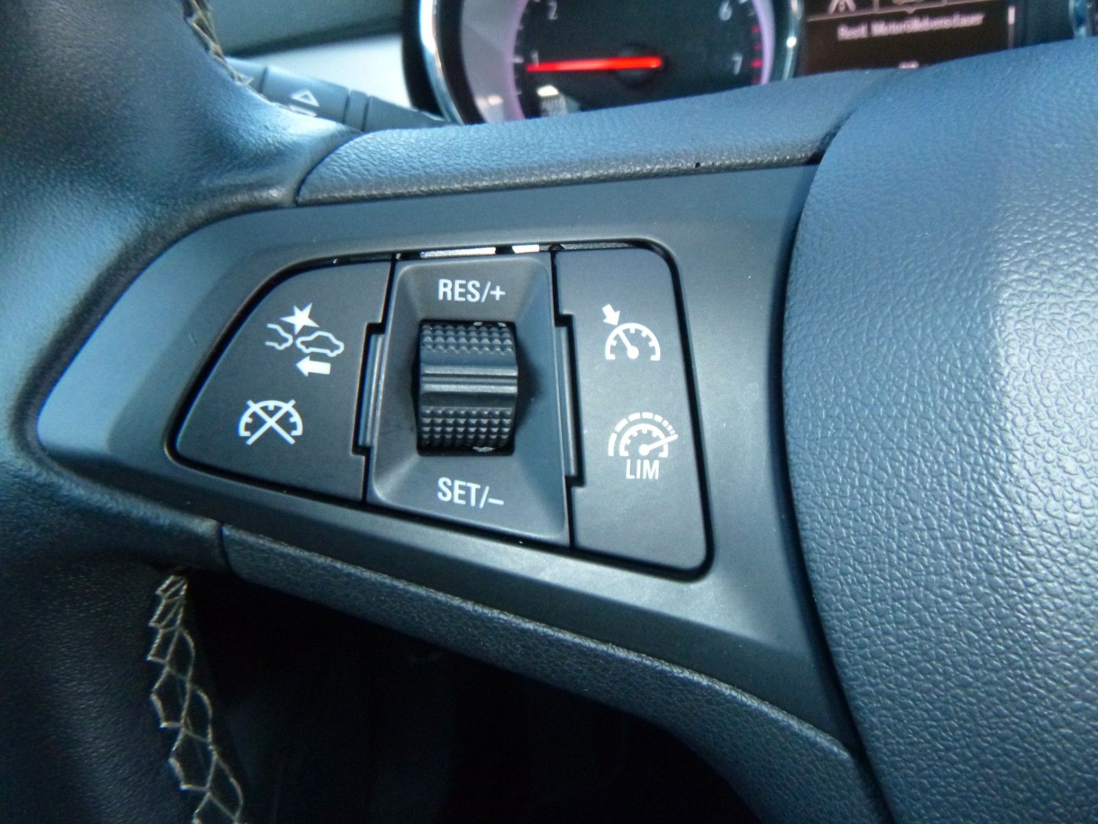 Opel Astra K Sports Tourer 1.4 T - Samsaru's Car Outlet