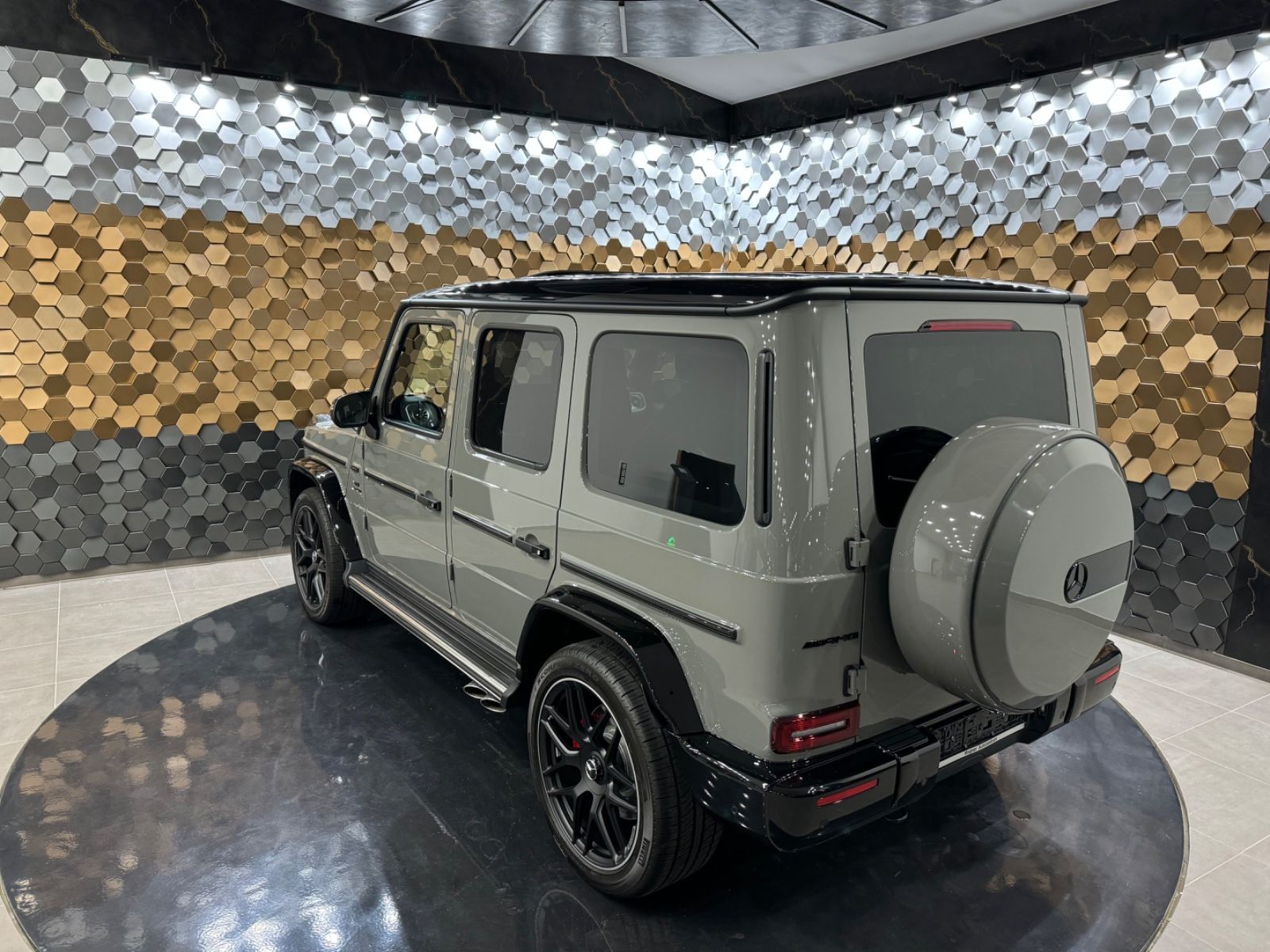 Mercedes-Benz G 63 AMG - Samsaru's Car Outlet