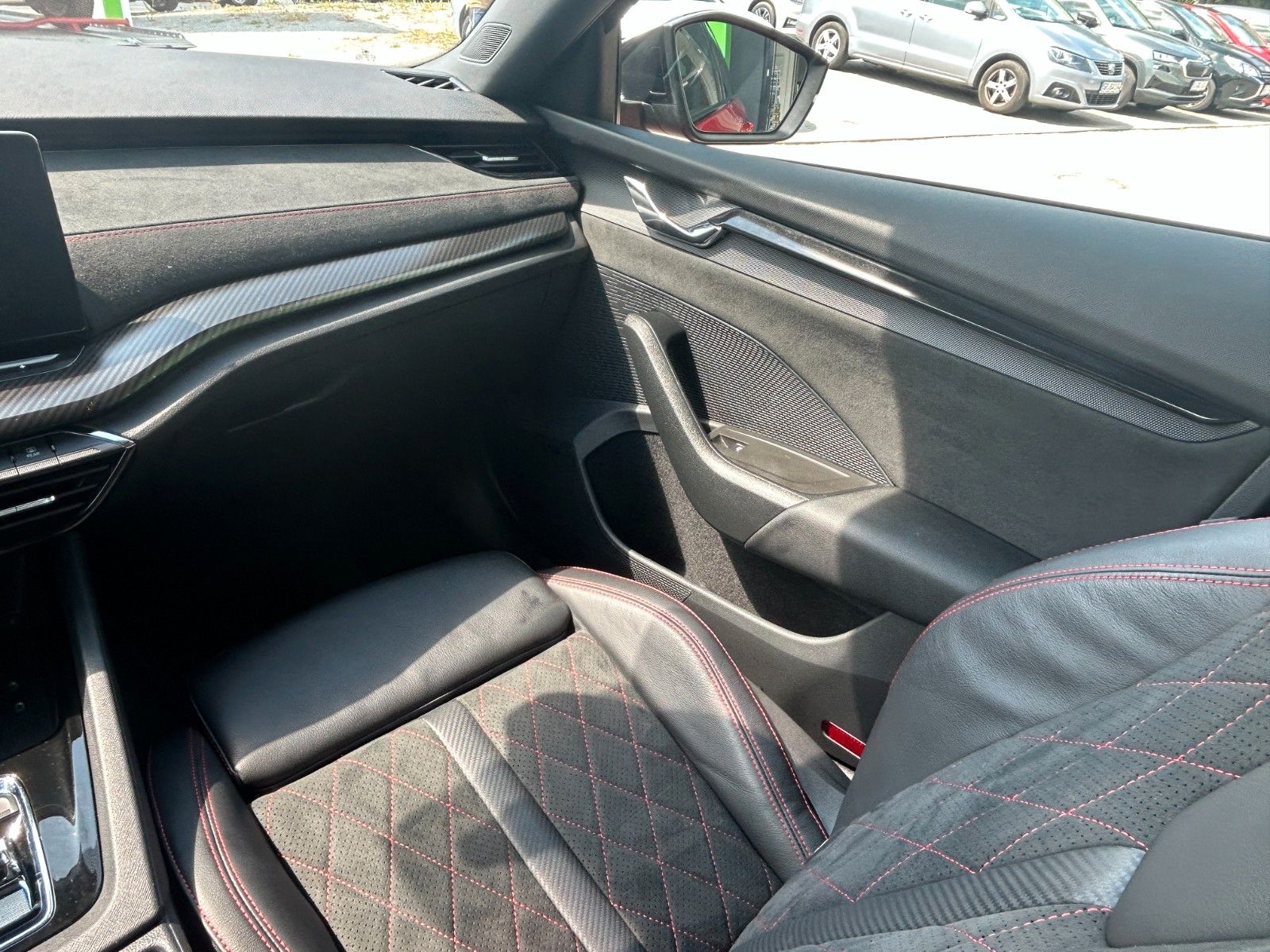 Skoda OCTAVIA Combi RS Plus - Samsaru's Car Outlet