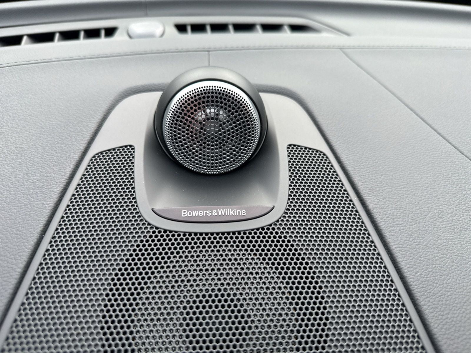 Volvo XC60 B5 Ultra Dark AWD !!! VOLLAUSSTATTUNG !!!