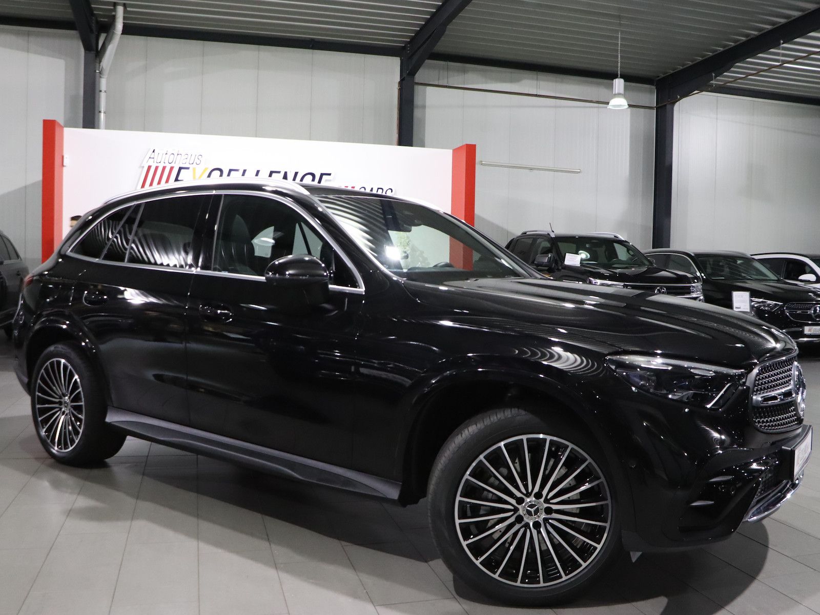 Mercedes-Benz GLC 300 de 4M AMG-LINE / PANORAMA / LASER / TOP