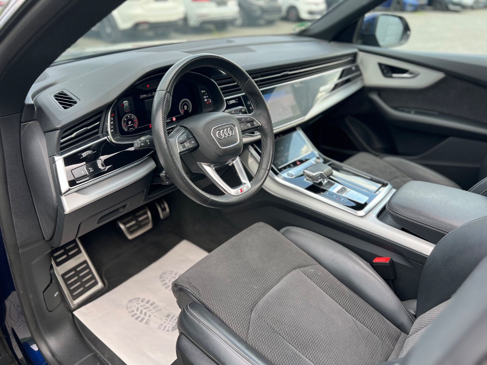 Audi Q8 50 TDI quattro*S-LINE* Panorama*SOFT-CLOSE*