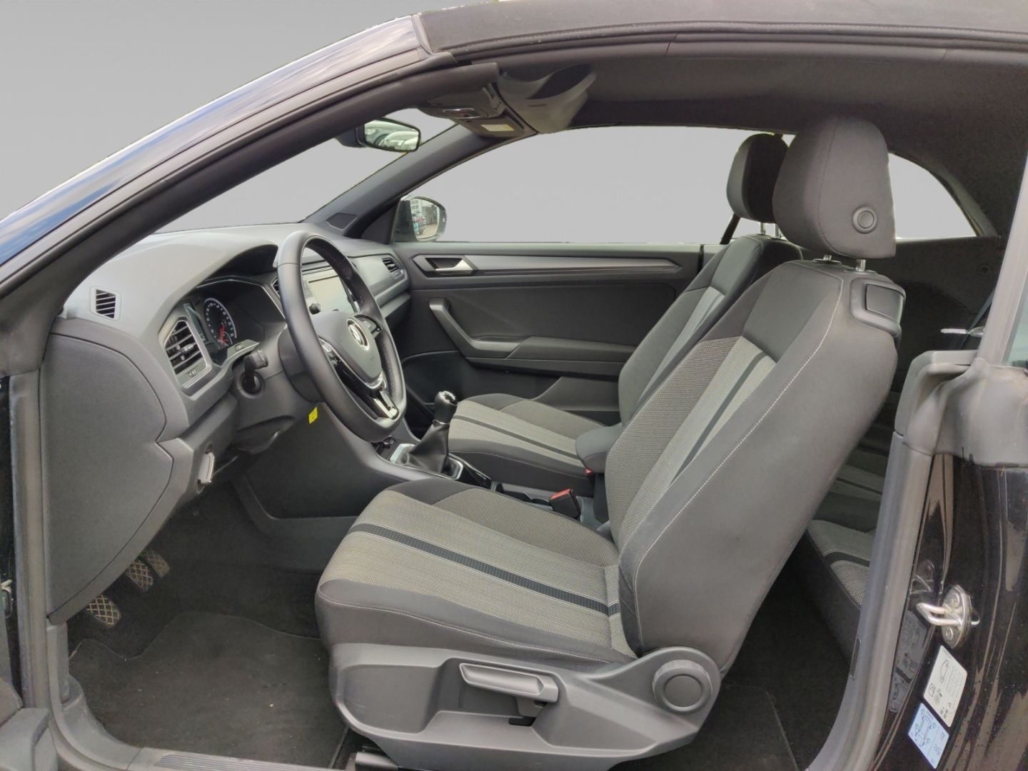 Volkswagen T-Roc Cabriolet 1.0 TSI Style - Samsaru's Car Outlet