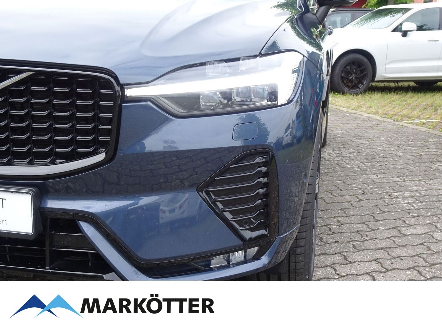 Volvo XC60 B4 AWD Ultimate Dark - Samsaru's Car Outlet