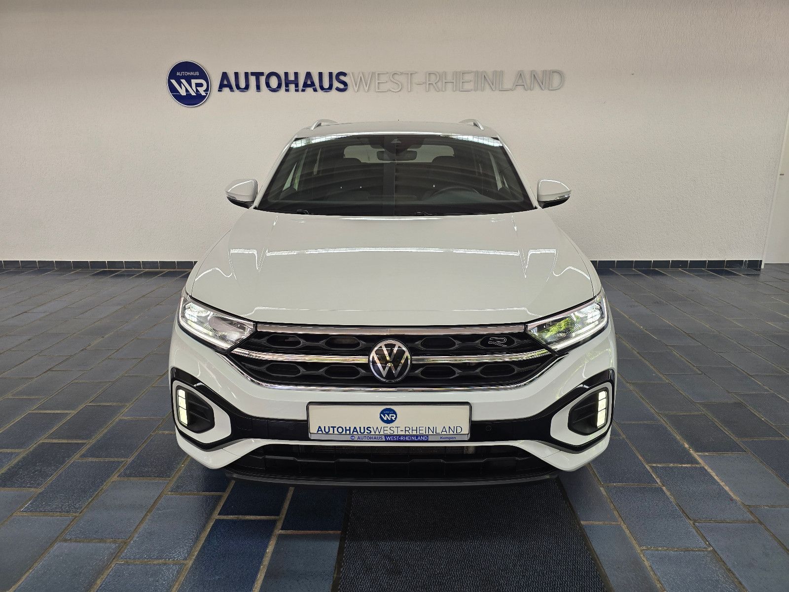 Volkswagen T-Roc R-Line Sport - Samsaru's Car Outlet