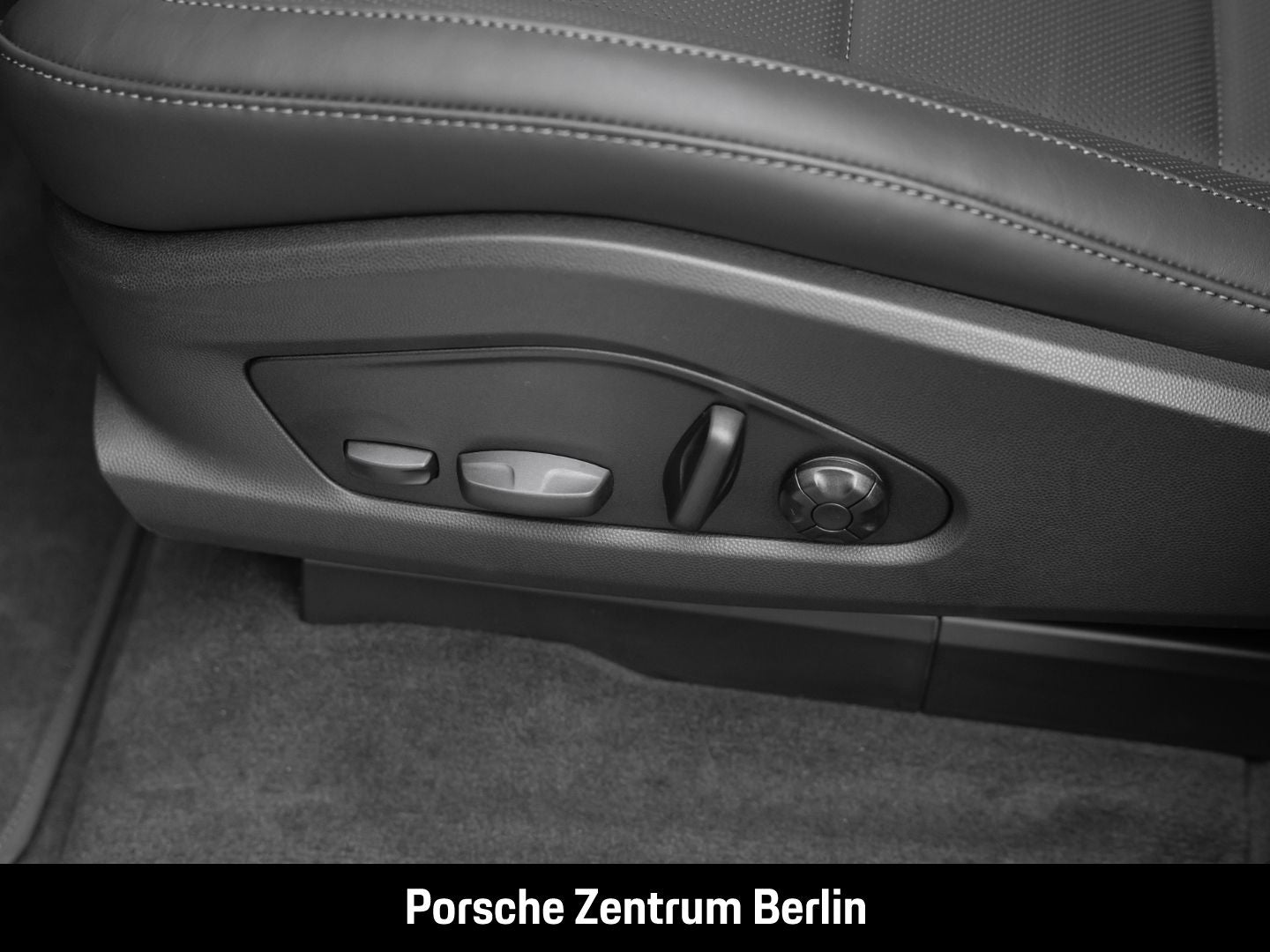 Porsche Macan 4 BOSE InnoDrive Panorama Surround-View