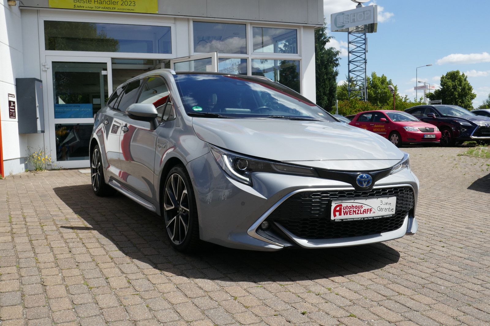 Toyota Corolla 2.0 Hybrid Lounge - Samsaru's Car Outlet