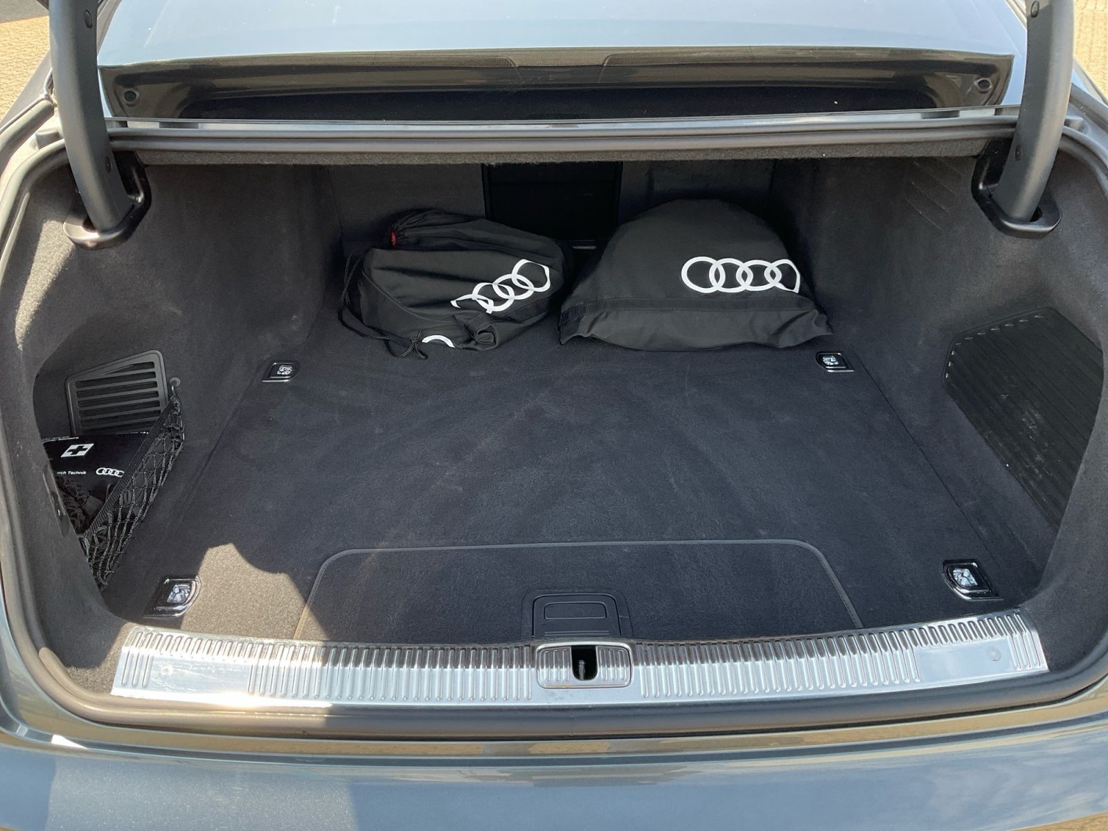 Audi A8 60 TFSI e quattro tiptronic 2x S line PANO