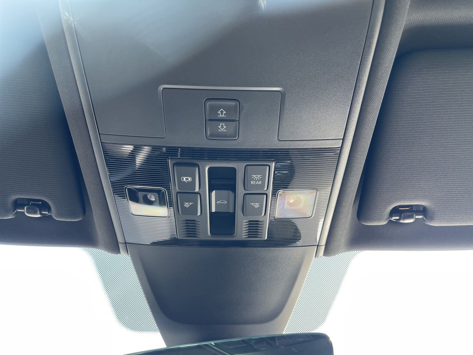 Volkswagen Tiguan Life 1.5 TSI - Samsaru's Car Outlet
