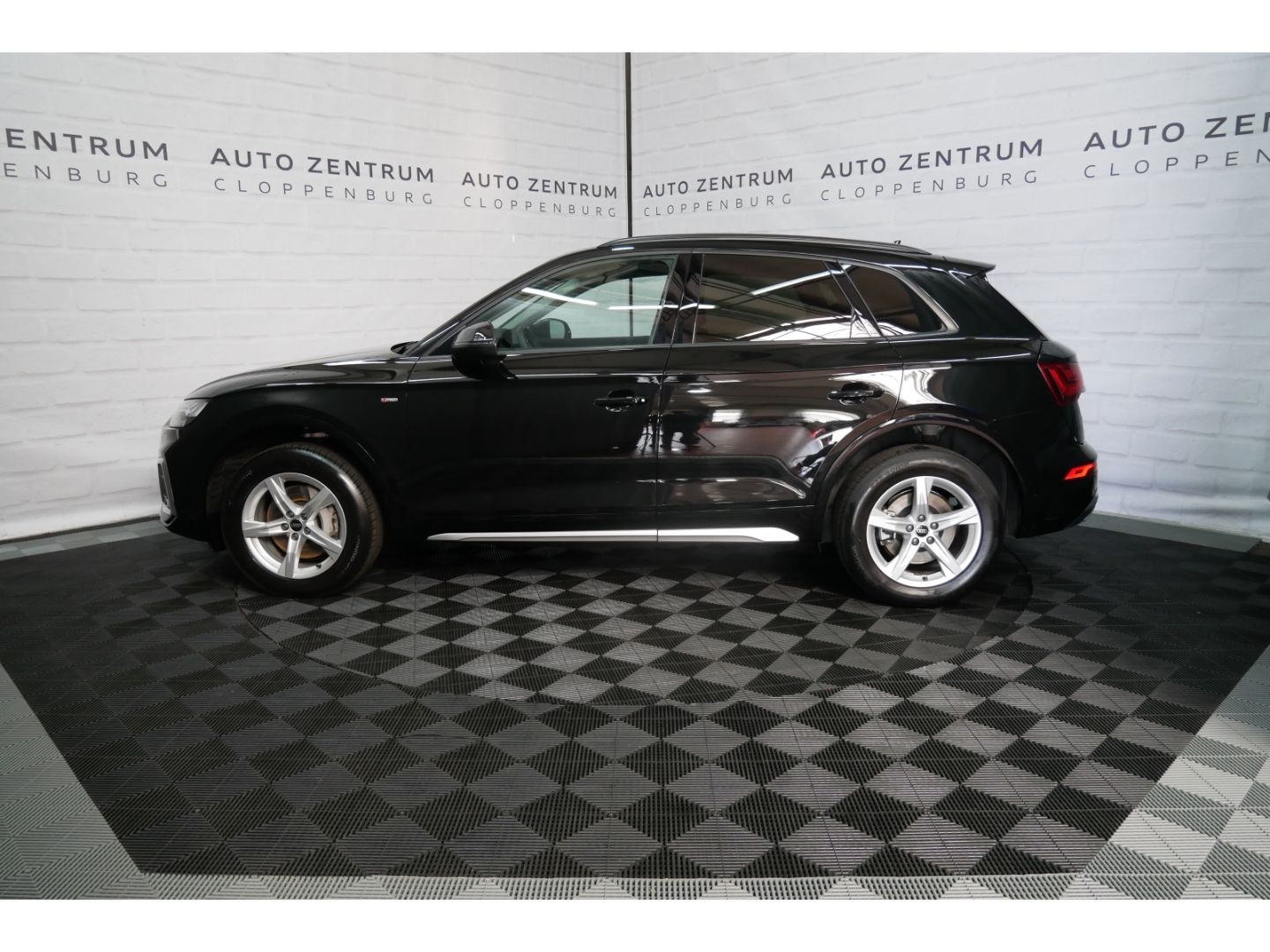 Audi Q5 50 TDI q S line - Samsaru's Car Outlet