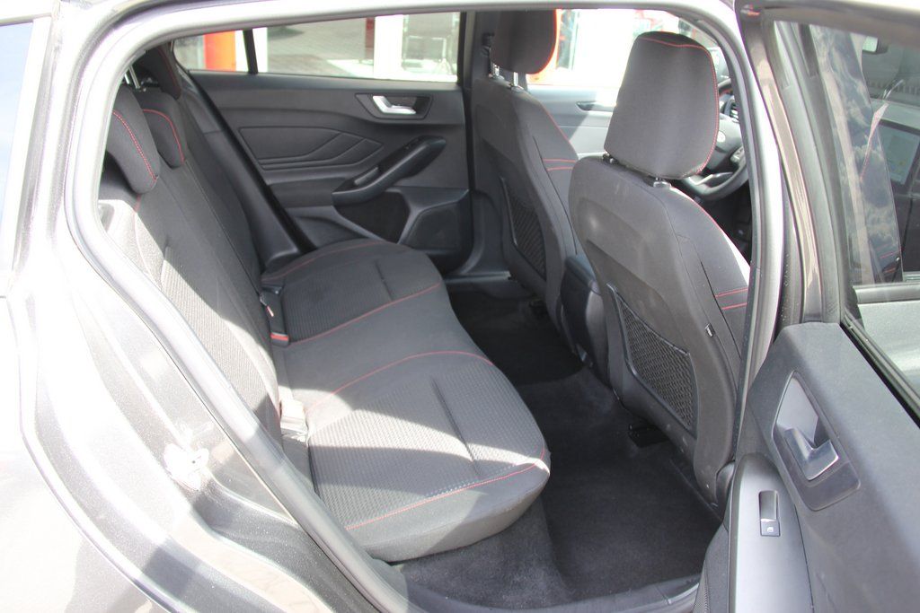Ford Focus Turnier 155PS ST-LINE LED AdapTempomat CAM