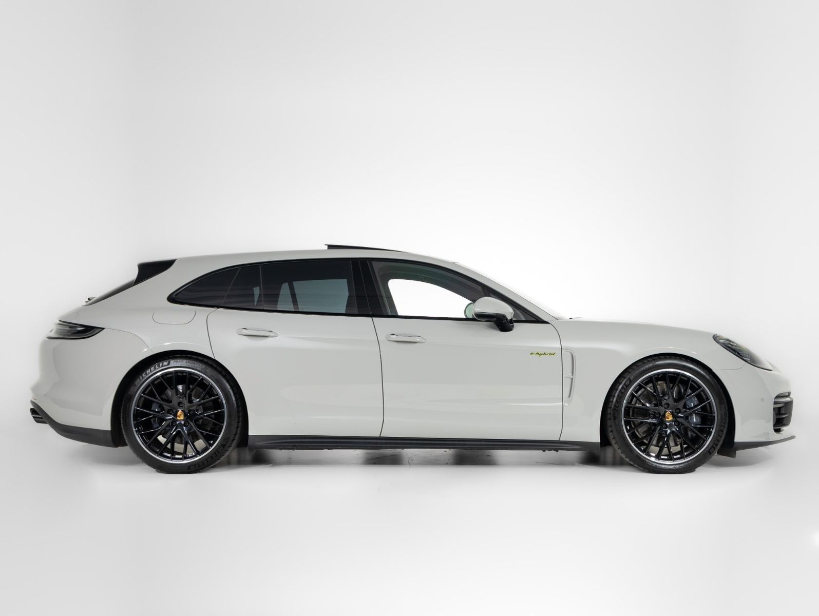 Porsche Panamera 4 E-Hybrid Sport Turismo Platinum Editi